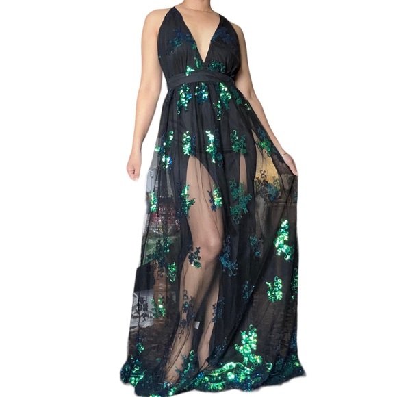 LOVE & LEMONADE Deep Plunge V-Neck Dress - Picture 3 of 8